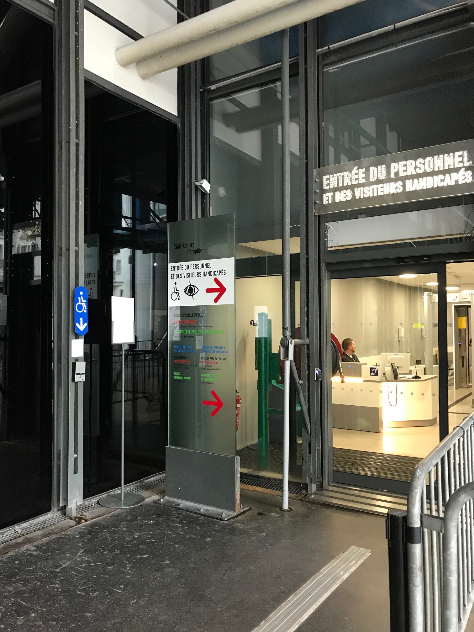 Entrée des personnes en situation de handicap